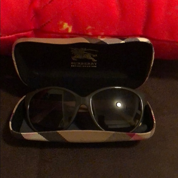 Burberry Sunglasses - Picture 3 of 8